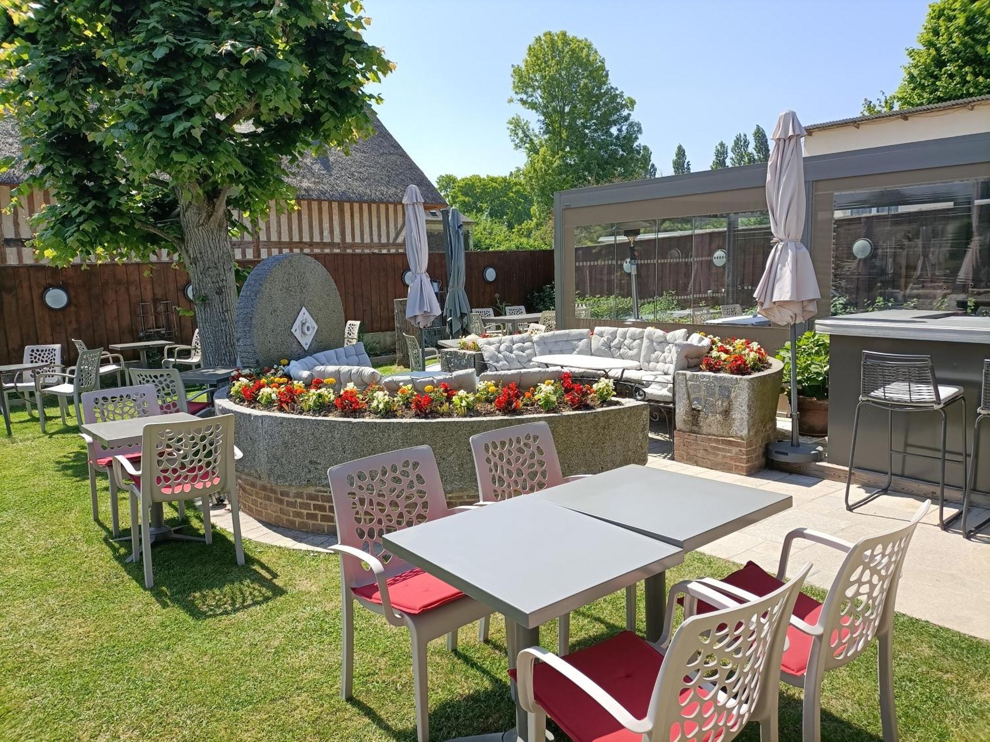 Auberge Du Vieux Tour Le Manoir Canapville  Εξωτερικό φωτογραφία