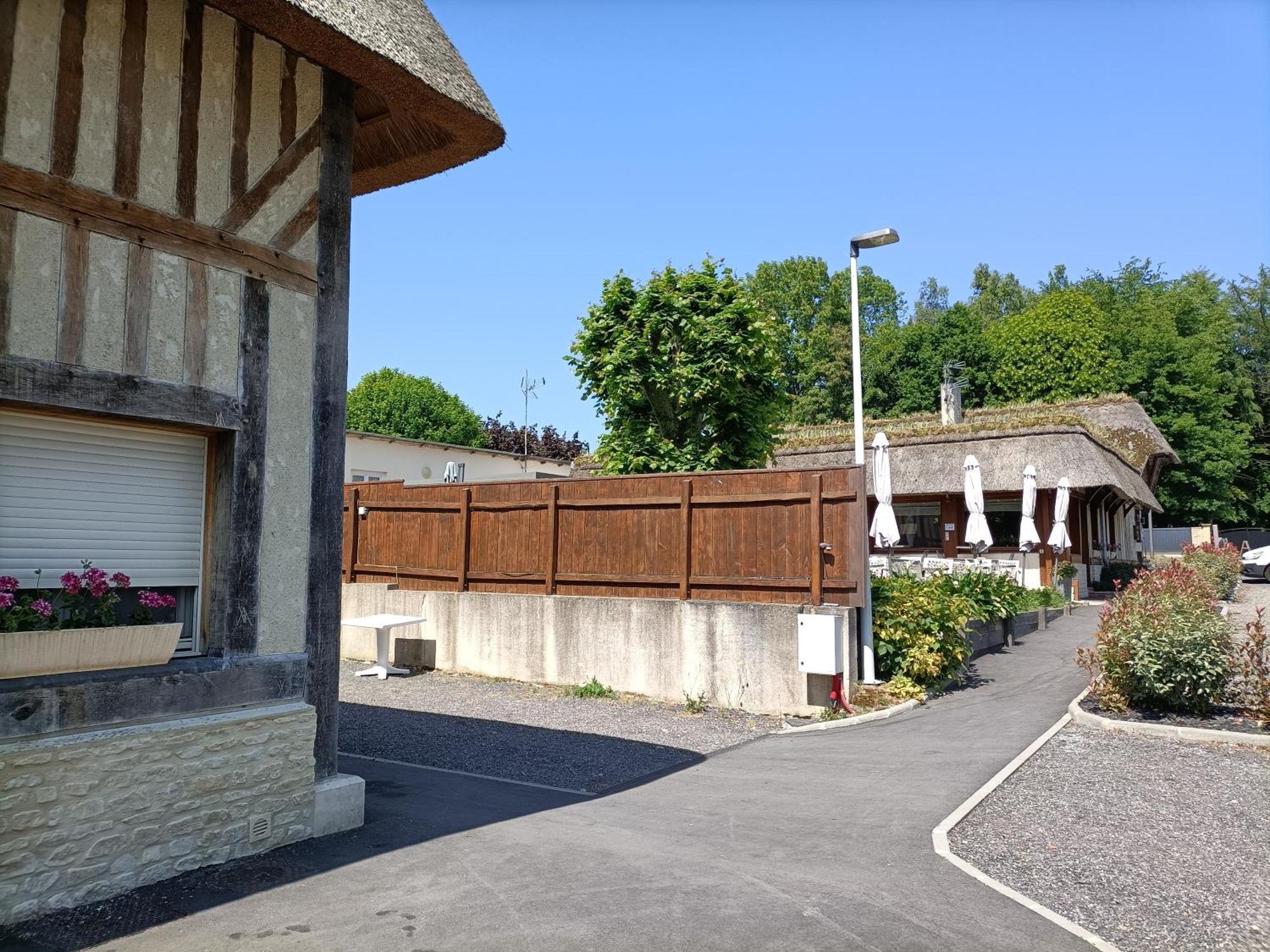 Auberge Du Vieux Tour Le Manoir Canapville  Εξωτερικό φωτογραφία