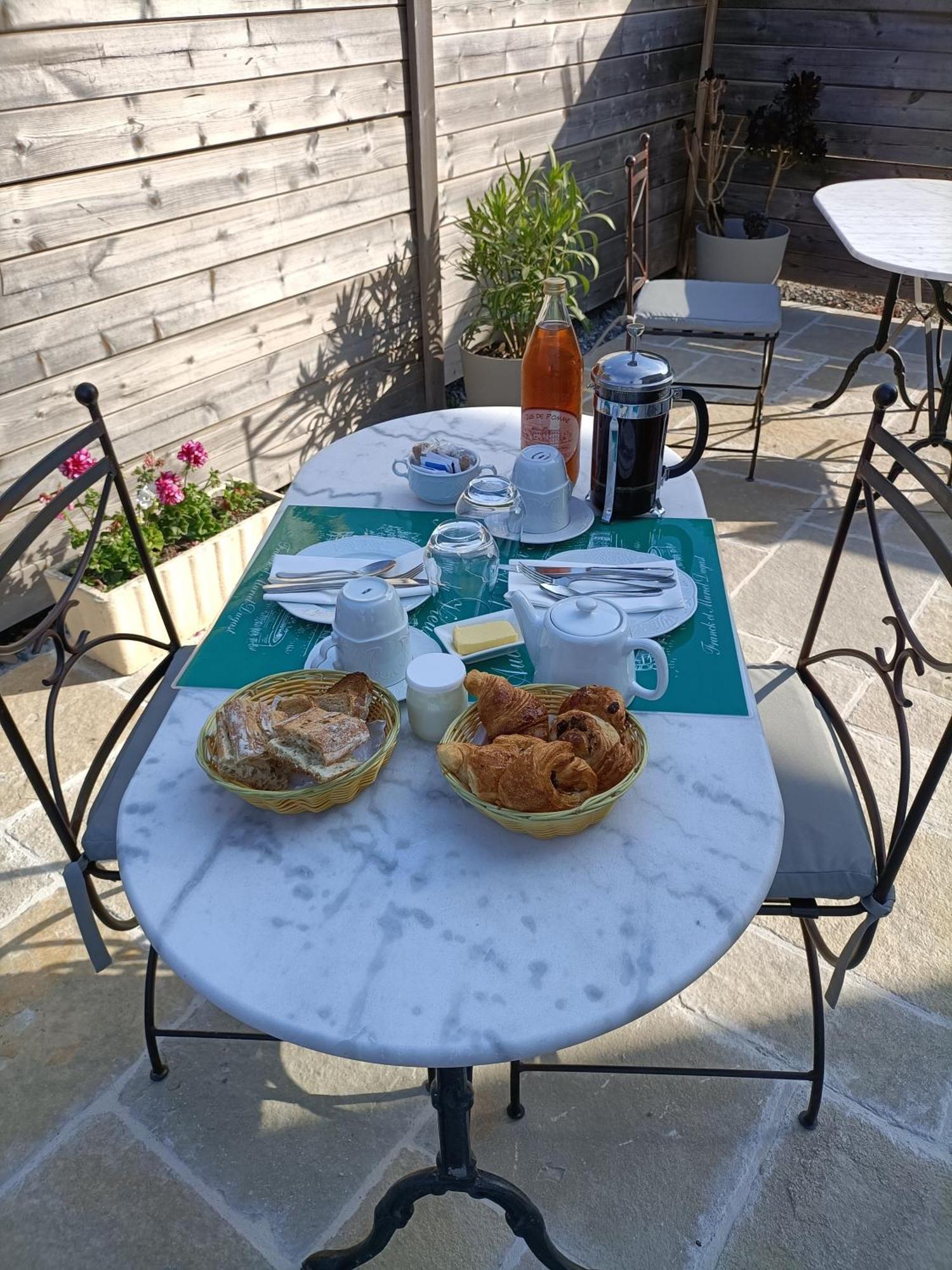 Auberge Du Vieux Tour Le Manoir Canapville  Εξωτερικό φωτογραφία