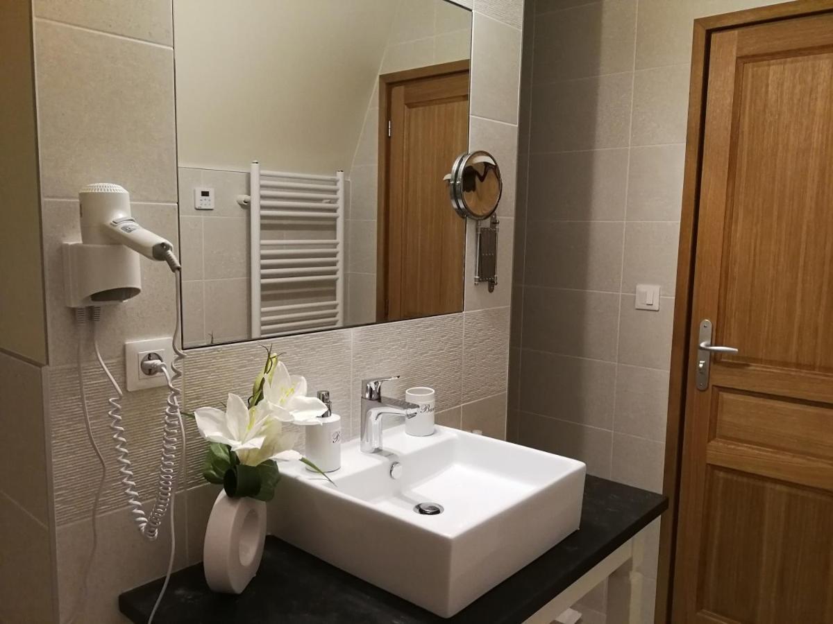 Auberge Du Vieux Tour Le Manoir Canapville  Εξωτερικό φωτογραφία